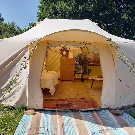 Glamping La Fraventure * Saint-Palais (Allier)